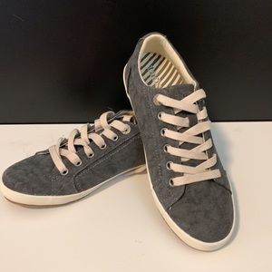 Taos Shoes Womens 6 1/2 NWOT